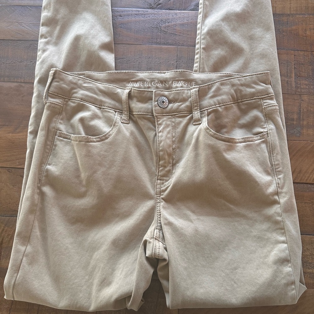 ☀️☀️AMERICAN EAGLE KHAKI JEGGINGS☀️☀️